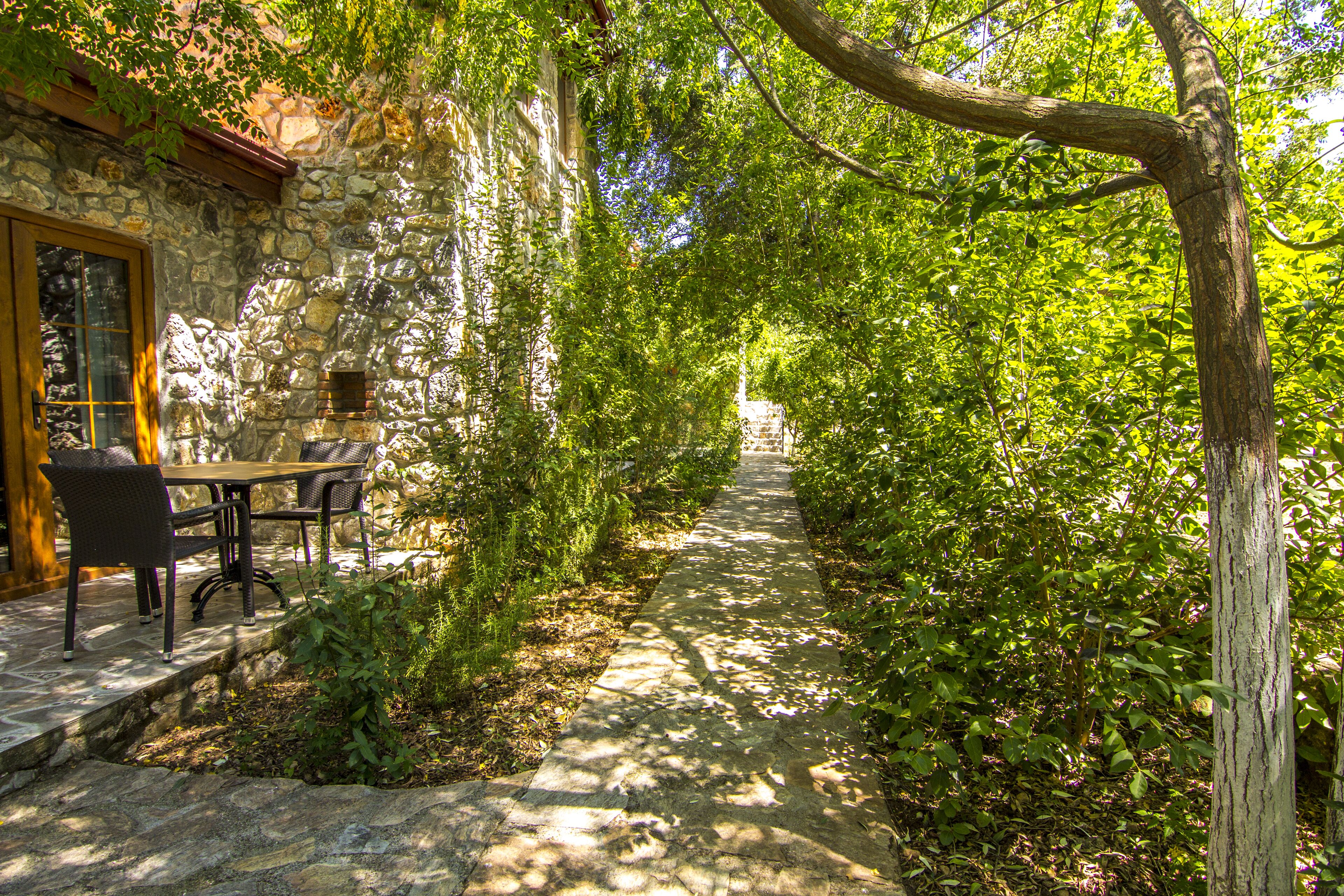 标准双人房 | 花园景观