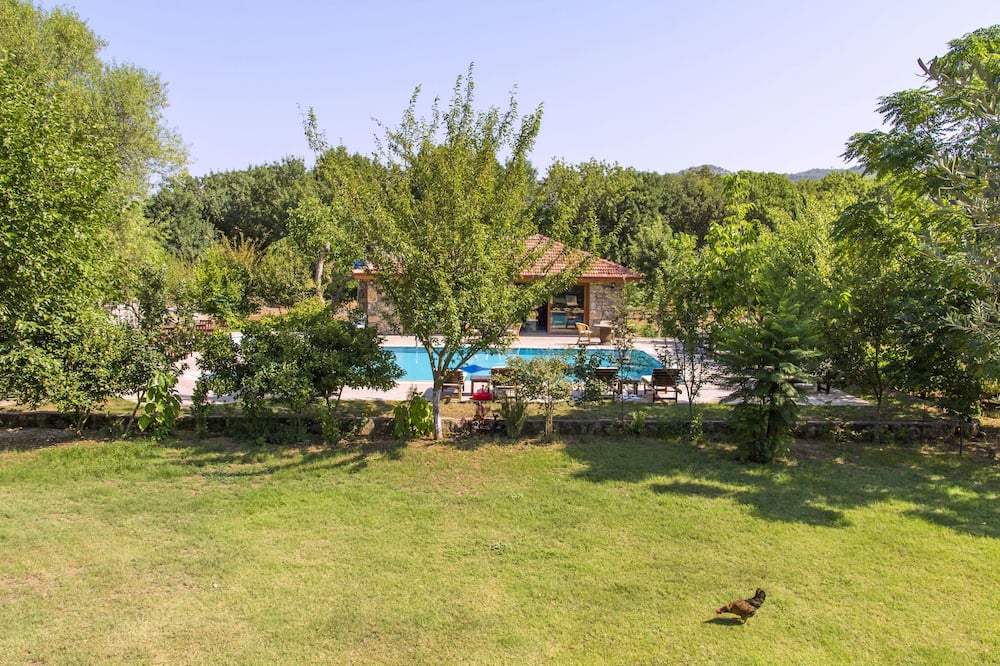 Doga Apartments