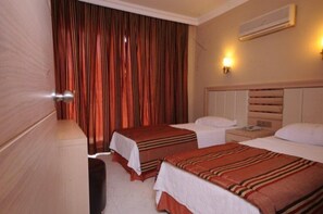 1 bedroom, desk, bed sheets - Candan Apart (Marmaris)