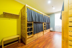 Shared Dormitory, Mixed Dorm, Shared Bathroom (10 beds) - Sahil Hostel & Hotel (Baku)