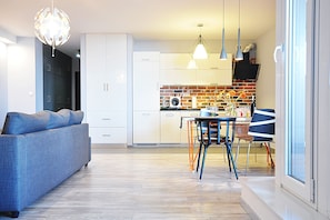 Comfort Studio Suite (II) | In-room dining - Designomania Apartments by Vistula River (Kraków)