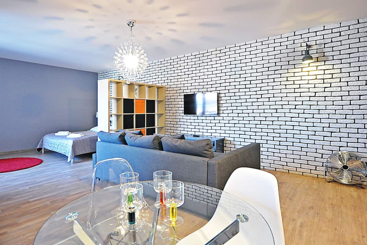 Comfort Studio Suite, Terrace (I) | Premium bedding, iron/ironing board, cribs (free), WiFi (free)