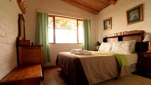 3 bedrooms, iron/ironing board - Kliphuis Stone Cottage (Tulbagh)