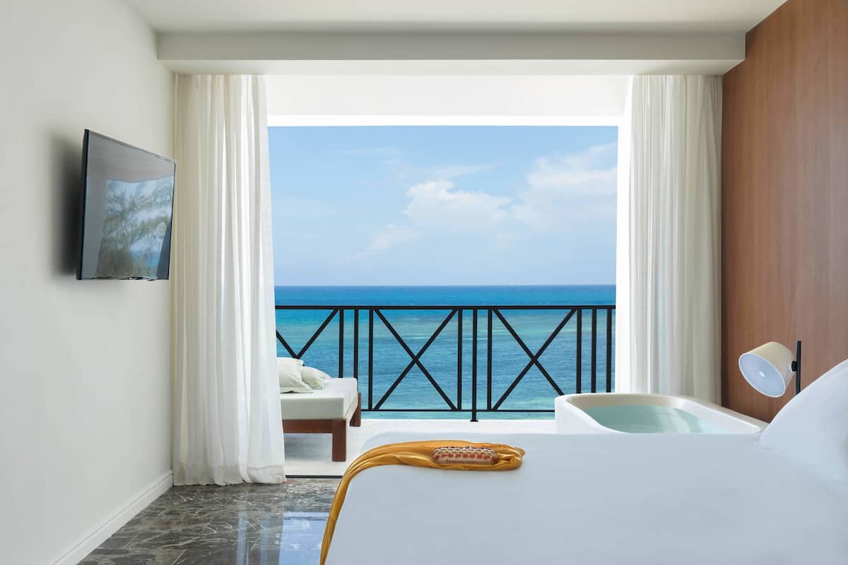 1 bedroom, premium bedding, minibar, in-room safe