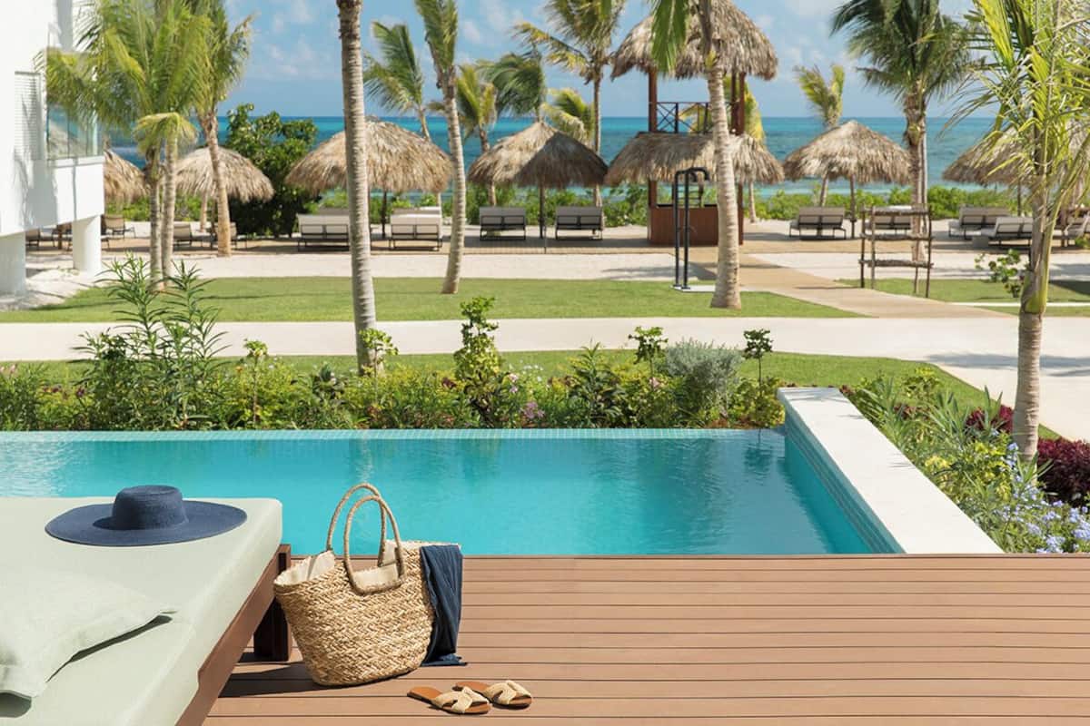 Junior Suite With Private Pool | Ropa de cama de alta calidad, minibar, caja fuerte y wifi gratis