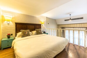 Deluxe Room | In-room safe, blackout drapes, free WiFi, bed sheets - Wuyang Boutique Hotel - Hefang Street (Hangzhou)