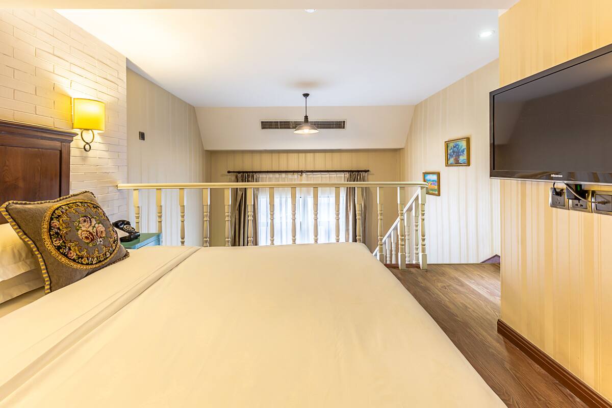 Deluxe Room  | In-room safe, blackout curtains, free WiFi, bed sheets