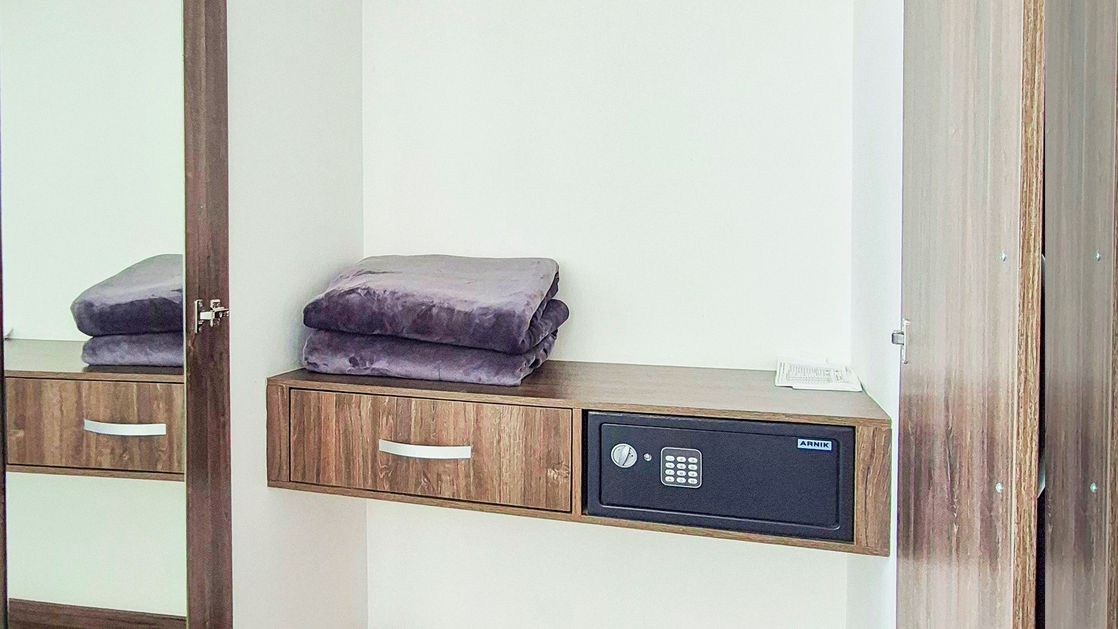 in-room safe, desk, free wifi, bed sheets