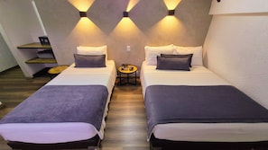 ห้องดับเบิล, เตียงใหญ่ 1 เตียง | ตู้นิรภัยในห้องพัก, โต๊ะทำงาน, Wi-Fi ฟรี