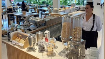 Se sirven desayunos, comidas y cenas