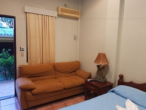 Superior-Doppelzimmer, 1 Doppelbett | Schreibtisch, kostenlose Zustellbetten, kostenloses WLAN