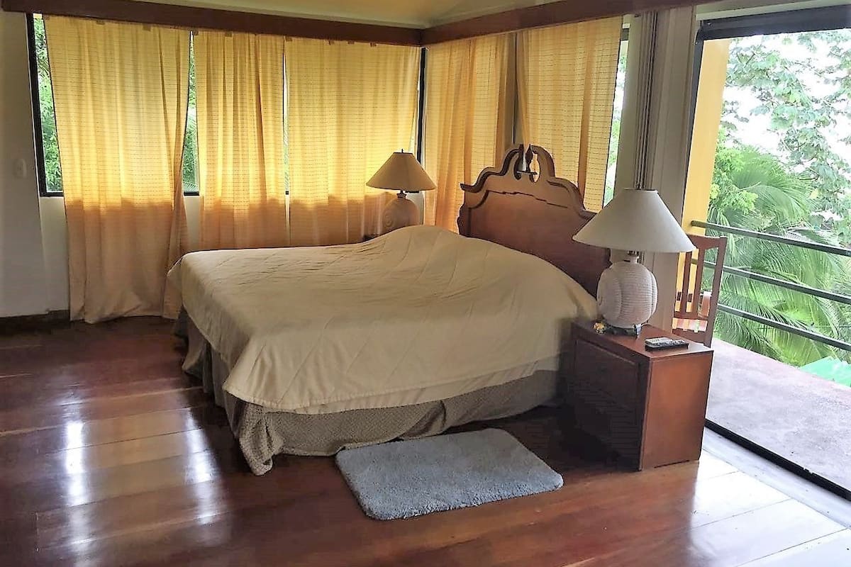 Penthouse panorámico, varias camas, vista al océano, piso ejecutivo | Escritorio, camas extra gratis y wifi gratis