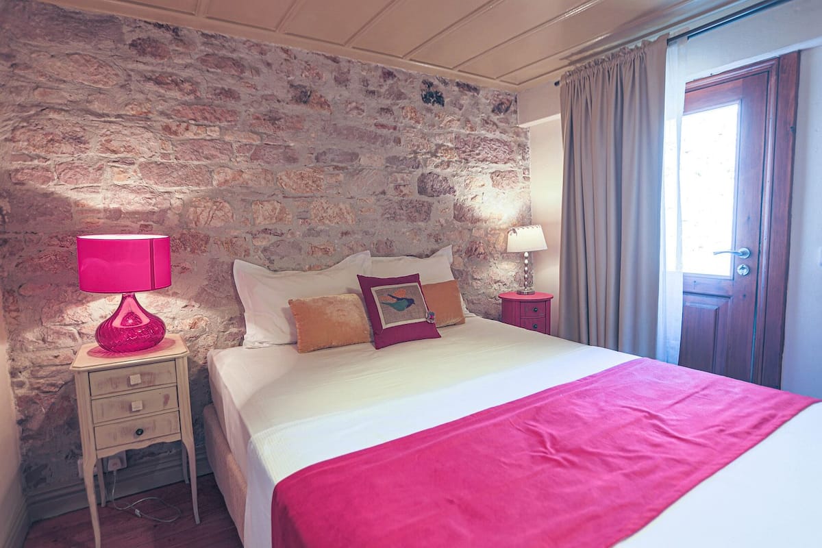 Wifi gratis y ropa de cama