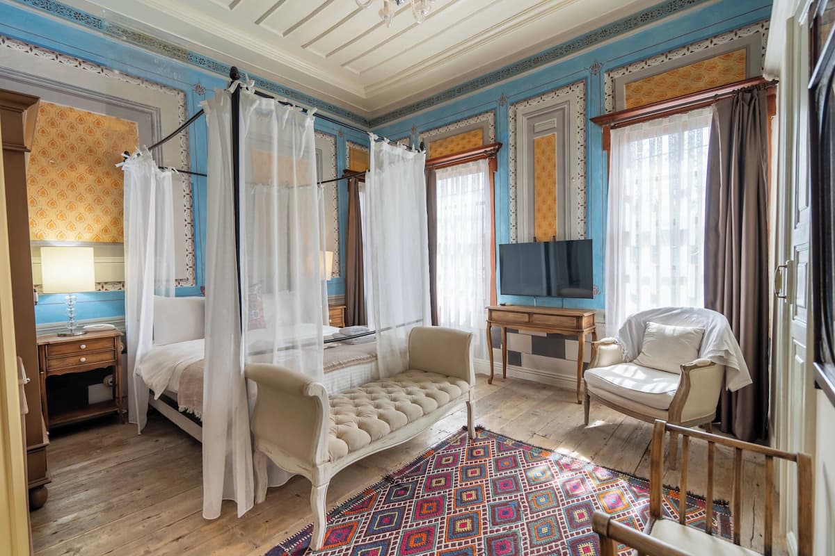 Superior Double Room | WiFi (free), bed sheets