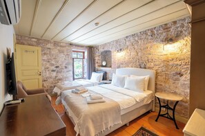 标准三人房 | 免费 WiFi、床单