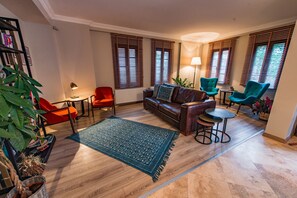 Interior entrance - Elia by Ortunc (+8) (Ayvalik)