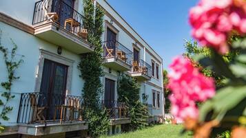 Deluxe Double or Twin Room, 1 Double or 2 Single Beds, Balcony | Premium bedding, minibar, in-room safe, desk