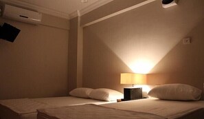 Standard Triple Room | Free WiFi, bed sheets - Alpaylar Hotel & Apart (Edremit)