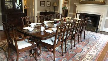 Desayuno completo incluido todos los días