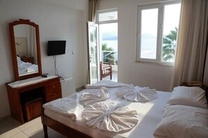 Familienzimmer | Minibar, Schreibtisch, kostenloses WLAN