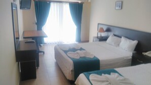 Desk, free cots/infant beds, rollaway beds, free WiFi - Grove Hotel (Fethiye)