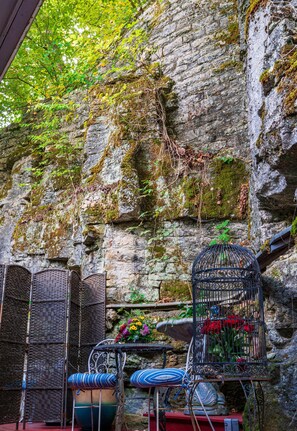 Suite, salle de bains privée (Sarah Bernhardt, 1880s Cliff Cottage) | Terrasse/Patio