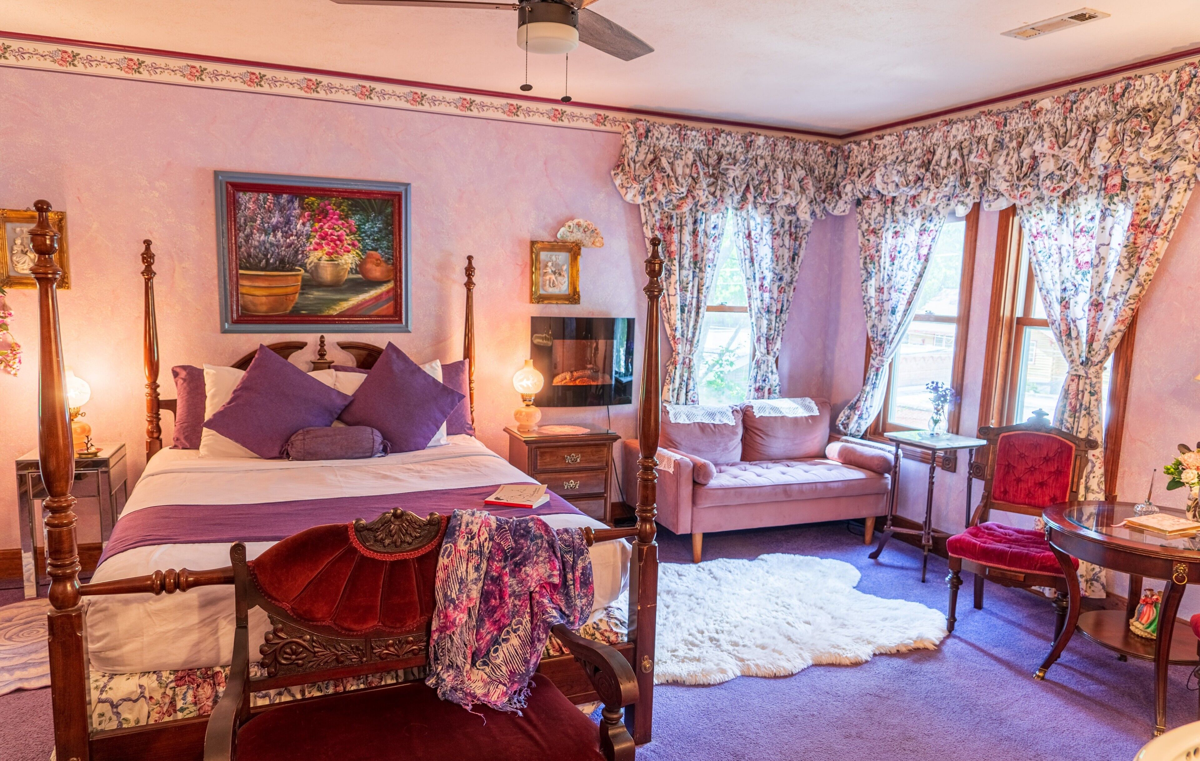 Habitación, baño privado (Colette's Mini-Suite) | Sábanas de algodón egipcio, ropa de cama de alta calidad y edredón 