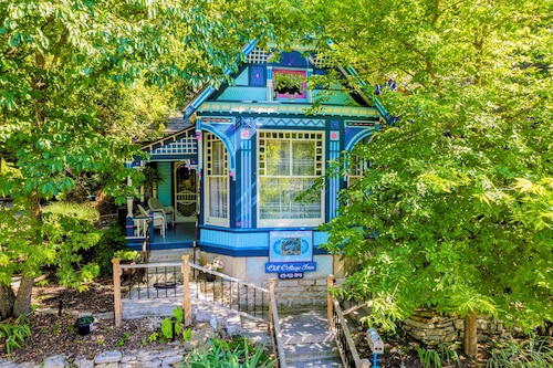 Cliff Cottage Inn - Victorian B&B and Boutique Hotel