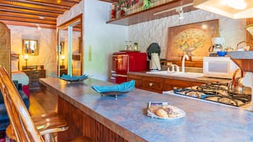 Studio Suite, Private Bathroom (Zelda's Studio) | Private kitchen | Fridge, microwave, coffee/tea maker, electric kettle