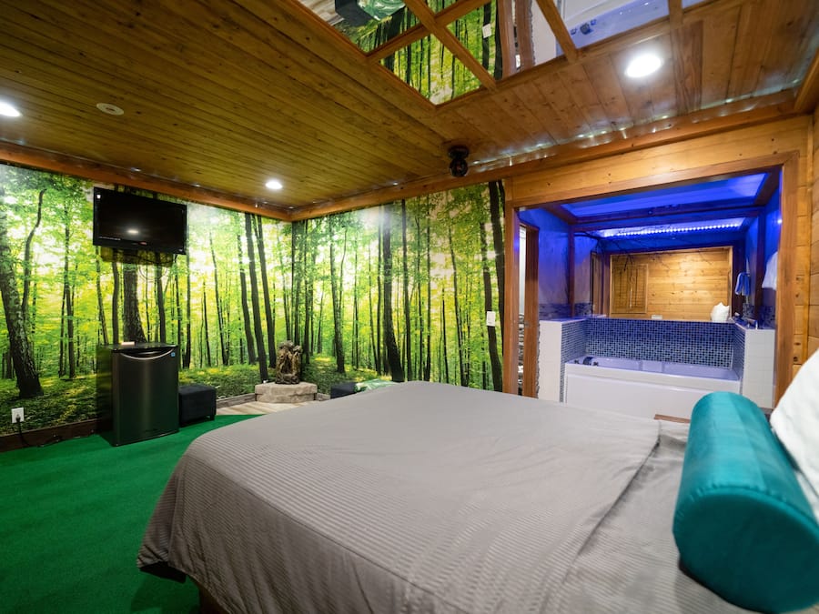 Romantisk suite, massasjebadekar | Wi-fi (inkludert)