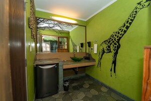 Shower, free toiletries, towels