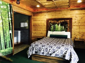 جناح ذو طابع رومانسي - بحوض استحمام بنظام دفع المياه | إطلالة الغرفة