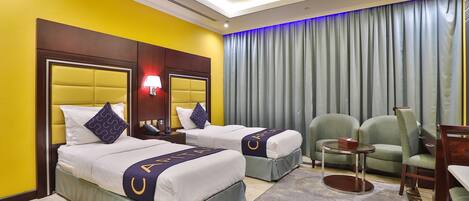 Deluxe Studio | Desk, iron/ironing board, free WiFi, bed sheets