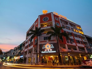 Exterior - Orange Hotel Kota Kemuning @ Shah Alam (Shah Alam)