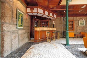 Bar (en el alojamiento)