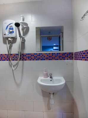 Bathroom - OYO 89891 1st Inn Hotel Subang (Subang Jaya)