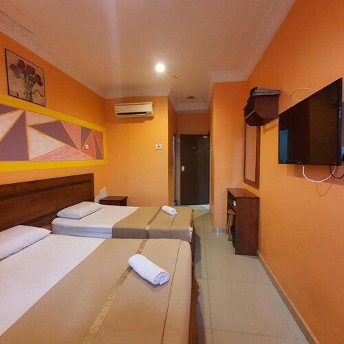 Highway Budget Hotel