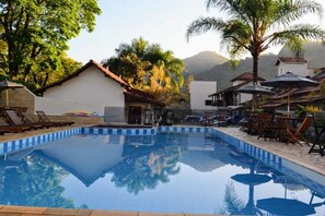 Kolam renang outdoor