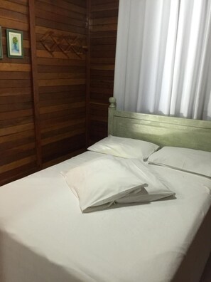 2 kamar tidur, seprai premium, tirai kedap cahaya, dan Wi-Fi gratis