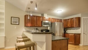 Deluxe Apartment, 2 Bedrooms, Kitchen | Private kitchen