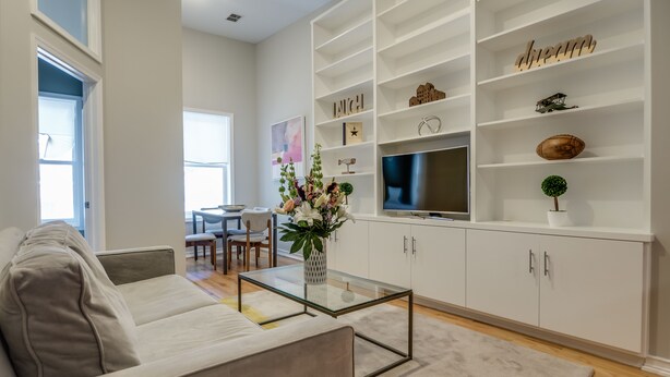 Deluxe Apartment, 2 Bedrooms, Kitchen | Living area