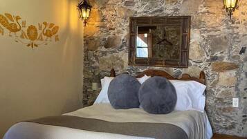 1 غرفة نوم وملاءات للفراش لا تسبب الحساسية ومكتب وملاءات أسرّة