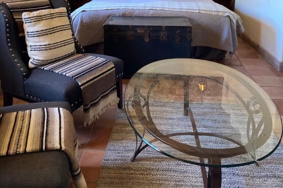 Deluxe Suite (King #4) | 1 bedroom, hypo-allergenic bedding, desk, bed sheets