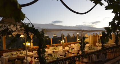 Hotel Amor y Paz