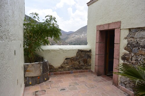 Hotel Amor y Paz