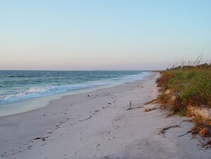 Beach nearby, sun-loungers, beach towels