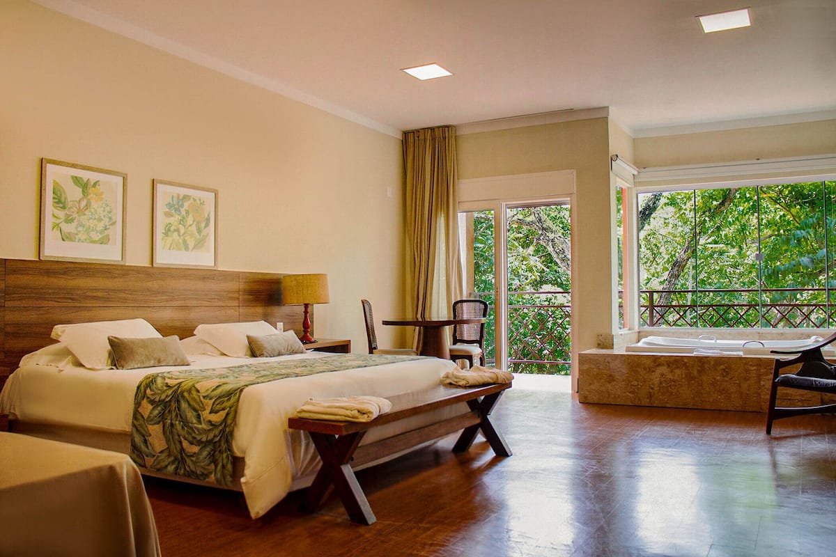 1 bedroom, premium bedding, pillow-top beds, minibar