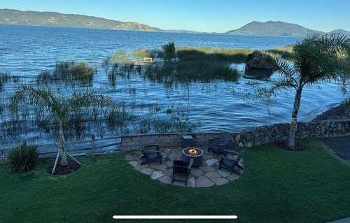 Luxurious 3000sq ft Lakefront Home on Point surrounded by Nature and Views!