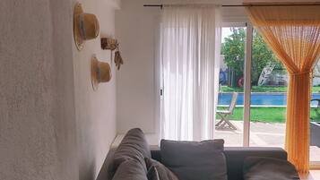 TV connectée, cheminée, chaßne hi-fi