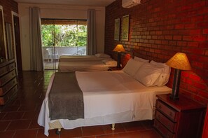 Standard Chalet | Minibar, WiFi, bed sheets - Hotel Bougainville (Itatiaia)